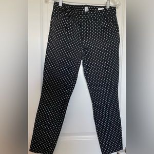 Gap Signature Skinny Ankle small diamond pattern. Black & white - Like new. Sz 6